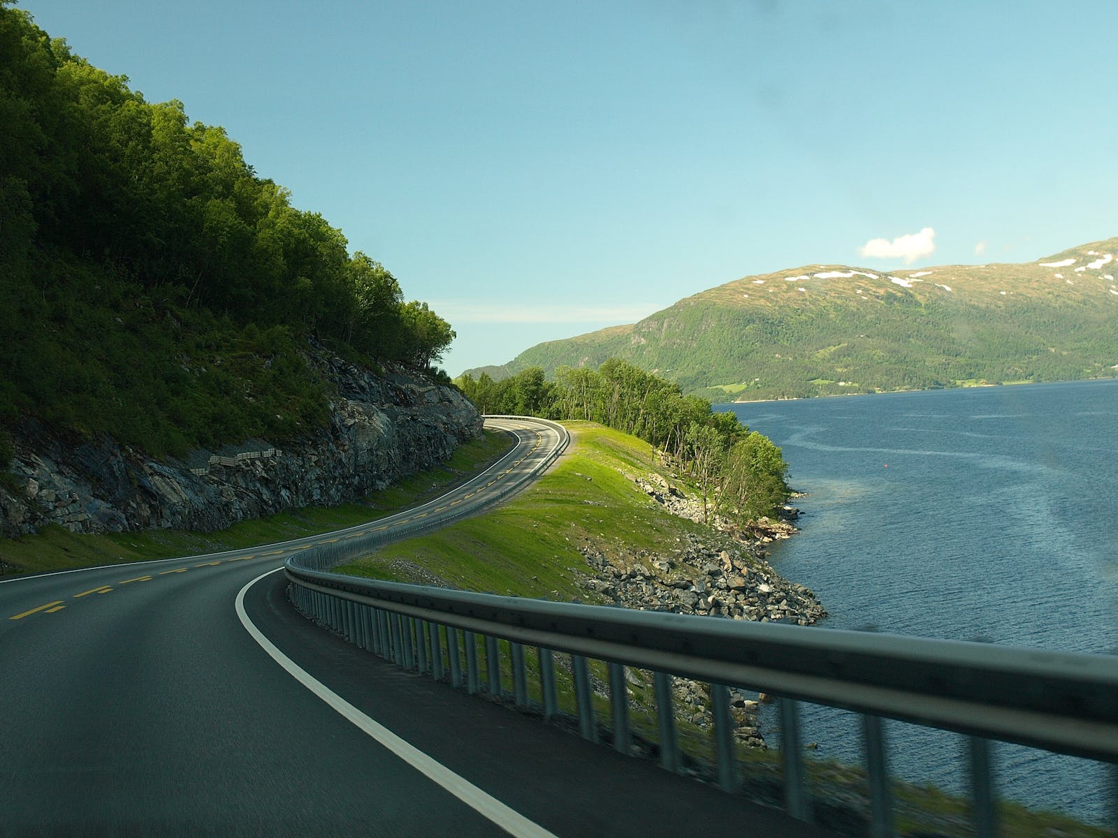 Bank Holiday Road Trip: Scenic Routes and Hidden Gems in the UK – Discover Britain’s Best Drives